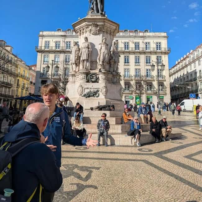 Lisbon on foot: From the hills to the river - Dutch guide - Bairro Alto and Chiado: Maritime Stories Walk Side by Side With the Streets