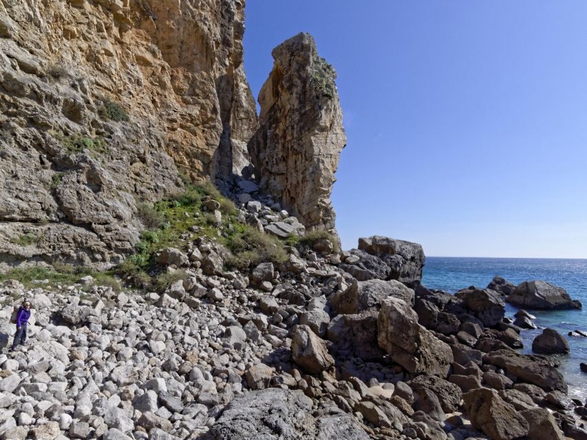 Lisbon or Sesimbra: Guided Rock Climbing Tour in Arrábida - What You’ll Do Between Climbs: Foot Access, Breaks, and Keeping Loose