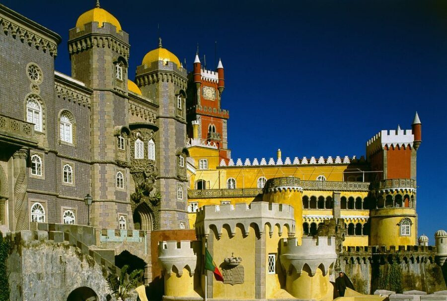 Lisbon: Pena Palace and Regaleira with Tickets - Private van day trip from Lisbon: what the schedule really feels like