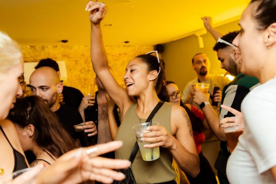 Lisbon PinkStreet Pubcrawl: 1hOpen Bar, Shots,VIP Club Entry - Who this suits best (and who should skip it)