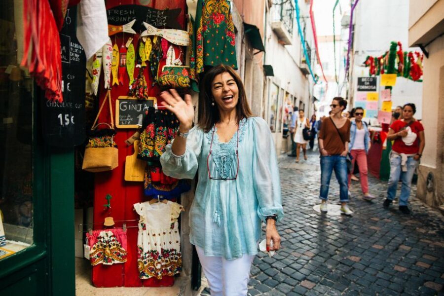 Lisbon: Private Evening Tour with Drinks & Bites in Alfama - Vegetarian-friendly without turning it into a compromise