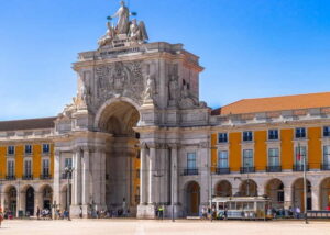 Lisbon: Private Guided Tuk-Tuk Tour with Hotel Pickup - Start at Time Out Market and make it part of your day