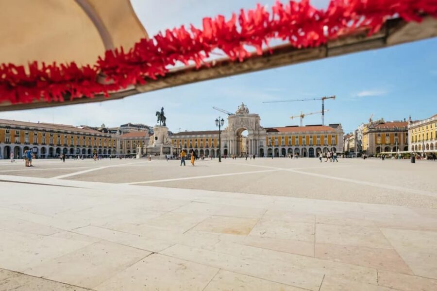 Lisbon: Private Guided Tuk-Tuk Tour with Hotel Pickup - Start at Time Out Market and make it part of your day