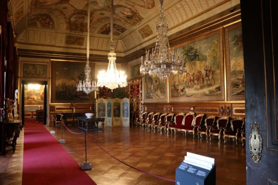 Lisbon: Private Historical Tour to Queluz and Ajuda Palaces - Queluz: the palace where styles collide in one visit