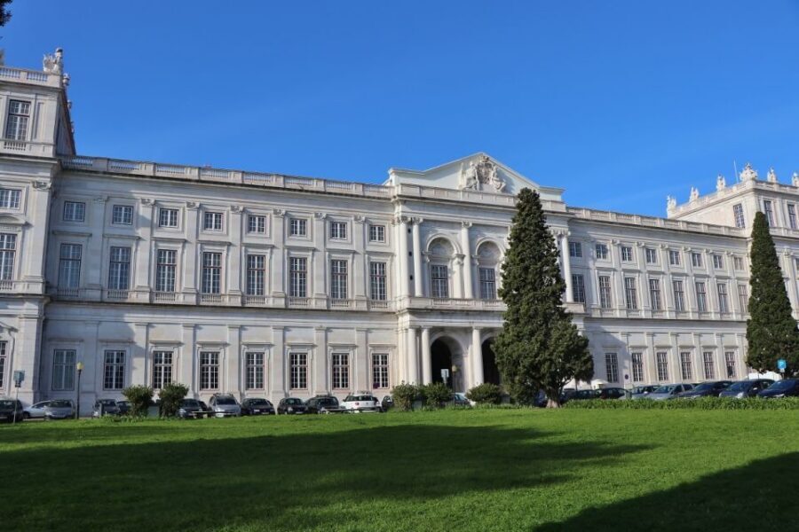 Lisbon: Private Historical Tour to Queluz and Ajuda Palaces - Throne Room drama and the garden that tells a story