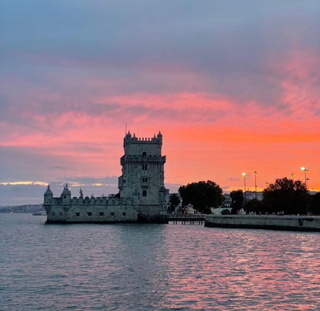 Lisbon: Private Luxury Catamaran Tour with Welcome Drink - Wheelchair Access and Comfort on a Catamaran Deck
