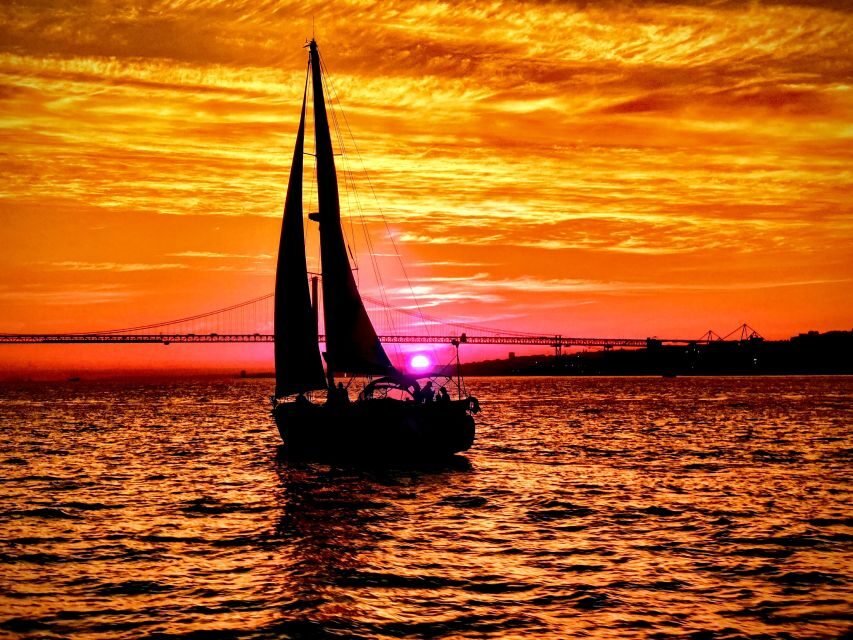 Lisbon: Private Sunset Cruise with Portuguese Wine - Itinerary breakdown, in plain language (what to watch for)