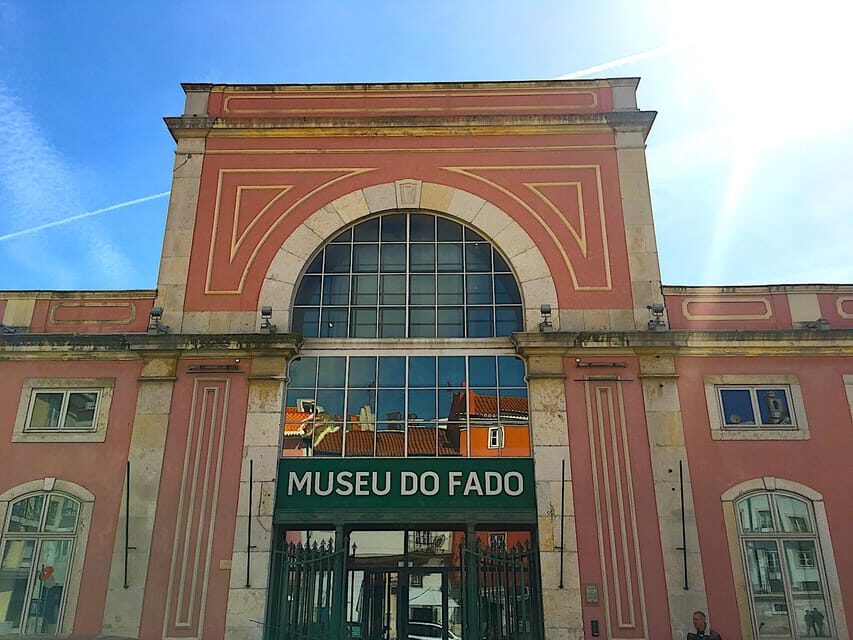 Lisbon: Private Tour by Tuk Tuk - Why Lisbon shines from a private tuk-tuk route