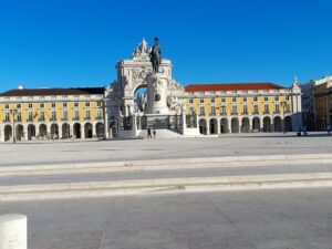 Lisbon: Private Tuk-Tuk Tour for 2 hours - The loop starts at Hard Rock Cafe, then shifts into viewpoint mode