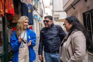 Lisbon: Private Tuk Tuk Tour with Optional Boat Cruise - Meeting point and the pickup game plan in central Lisbon