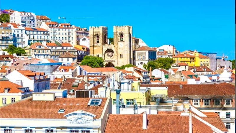Lisbon: Private Tuktuk Tour with History & Music - Why a Lisbon tuktuk makes sense for first-time orientation