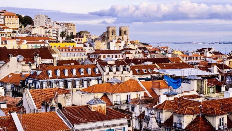 Lisbon: Private Tuktuk Tour with History & Music - Rua Augusta Arch and the Pink Street: Lisbon’s center gets playful