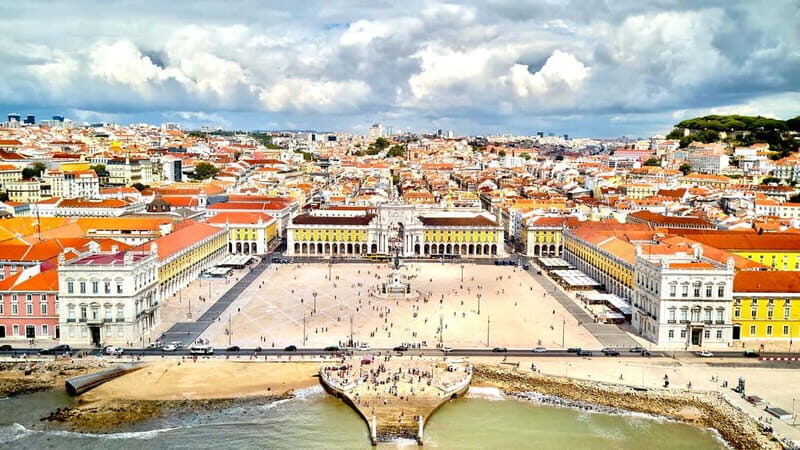Lisbon: Private Tuktuk Tour with History & Music - Getting started at Restaurante Sophia by Time Out Market