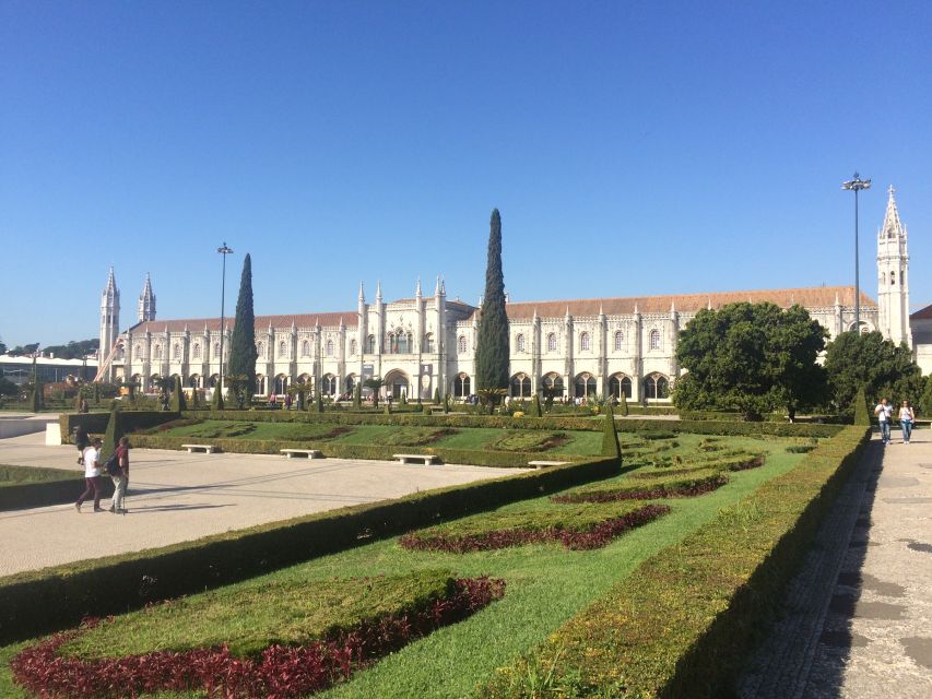 Lisbon: Private walking tour - Praça do Comércio by the Tagus: A Square Built for Arrivals