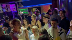 Lisbon Pub Crawl: Unlimited Drinks, Shots & V.I.P Club Entry - Meeting at Miradouro de São Pedro de Alcântara: quick bearings, then go