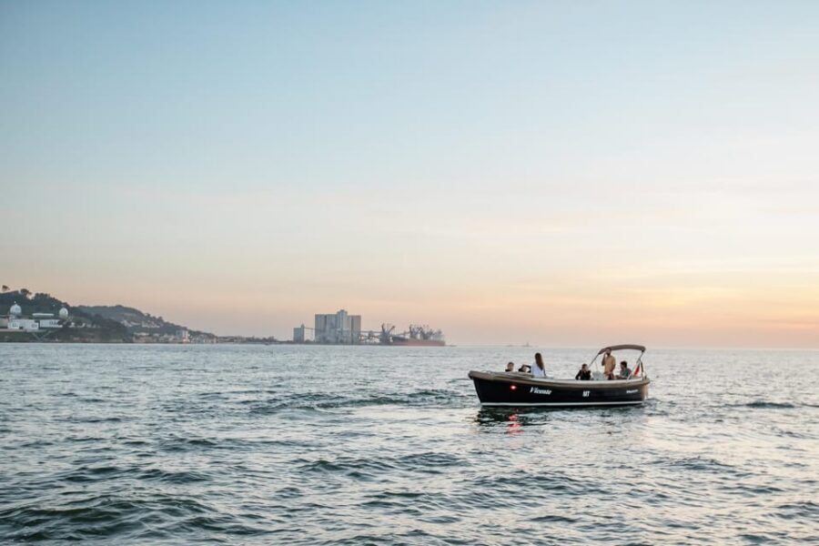 Lisbon: Relax in the Waves - Open Bar and Snacks at Sunset - Monument to the Discoveries and Jerónimos Monastery: Belém’s big names