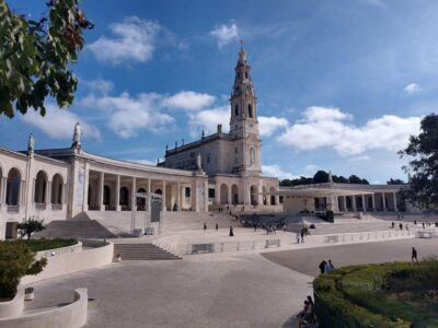 Lisbon: Rent a Private Car with Driver & Plan Your Tour. - Price and value: $546 per group can make sense