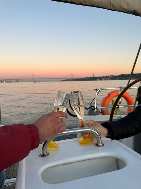 Lisbon: Romantic Cruise with Wine & Portuguese Tapas - Jardim do Rio and Christ the King Views: Lisbon Gets Higher While You Stay Relaxed