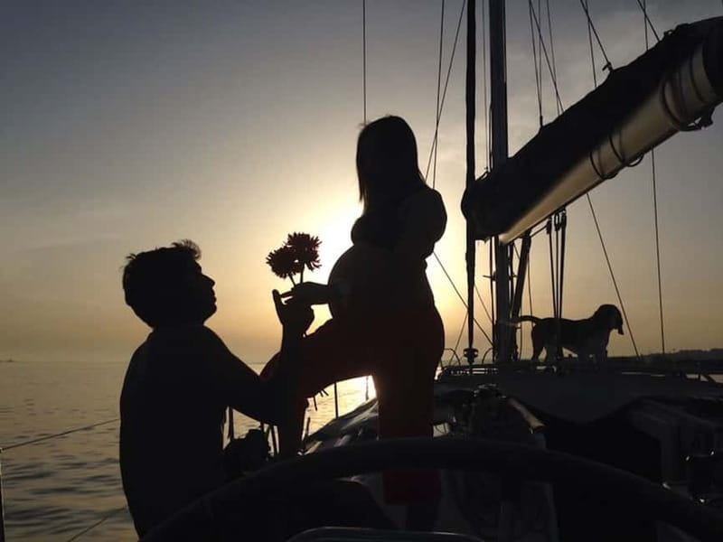 Lisbon: Romantic Cruise with Wine & Portuguese Tapas - Wine, Tapas, and the Onboard Tone: The Real Value for Couples