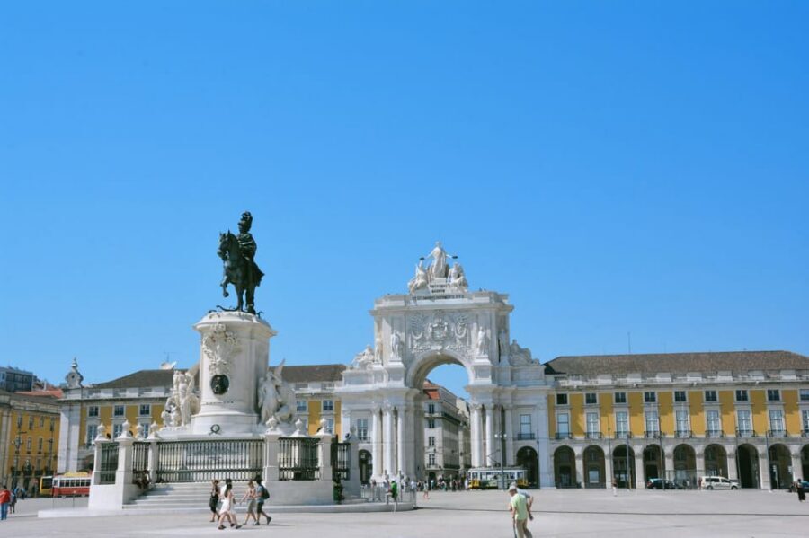 Lisbon: Sightseeing City Tour by Tuk-Tuk - Graça’s Viewpoint Loop: Picture-Perfect Stops, Minimal Walking