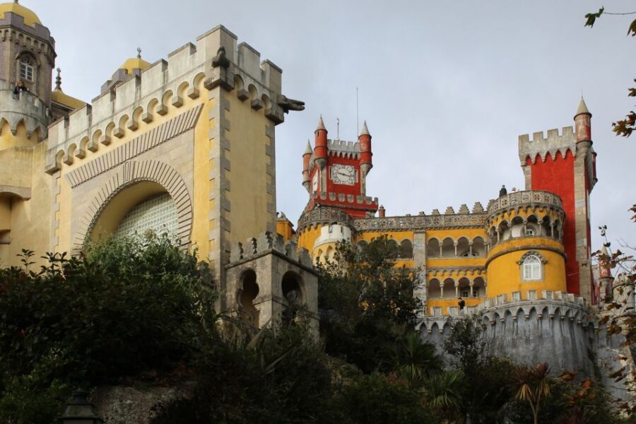 Lisbon: Sintra, Cascais, & Estoril Guided Day Tour - Meet-Up Reality: Where You Start Matters