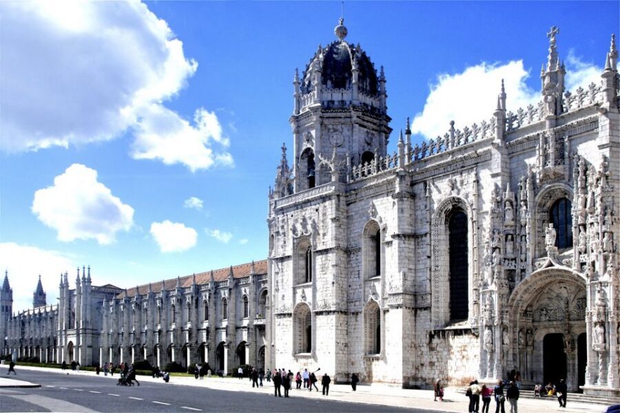 Lisbon & Sintra: Full-Day Private Tour - Pastéis de Belém Break: The Tastiest Pause on the Route