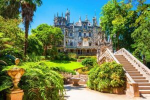 Lisbon: Sintra, Pena, Cabo da Roca Coast & Cascais Day Tour - Rossio meetup at 8:00: small details that matter