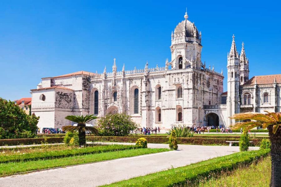 Lisbon: Sintra, Pena Palace, Belém, Cascais Small Group Tour - Small print that can change your day