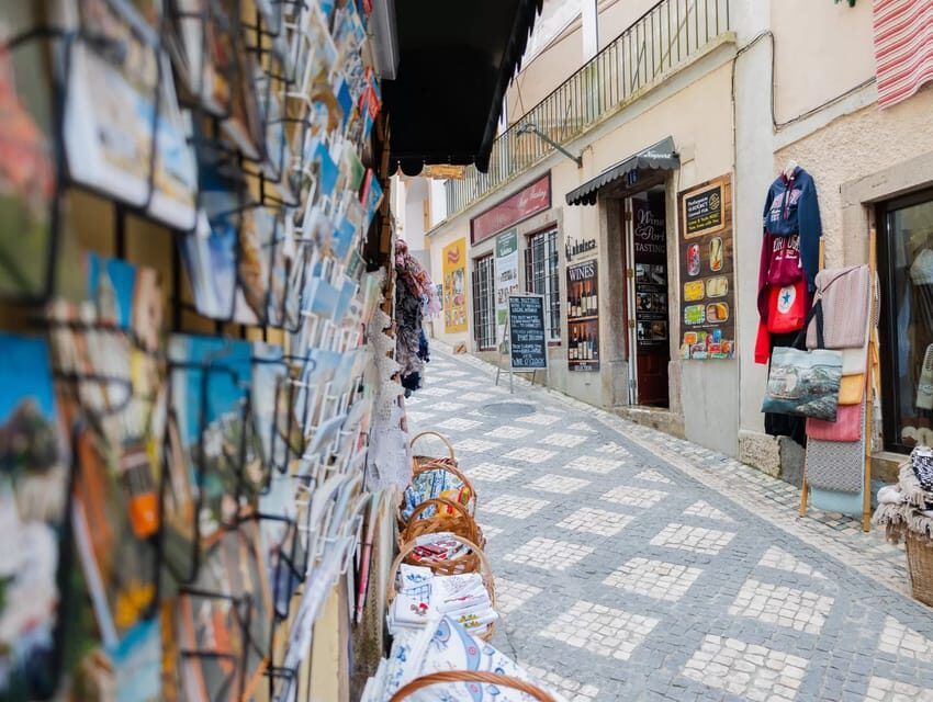 Lisbon: Sintra, Pena Palace & Cascais Guided Tour - Transportation and pacing: the secret isn’t speed, it’s rhythm