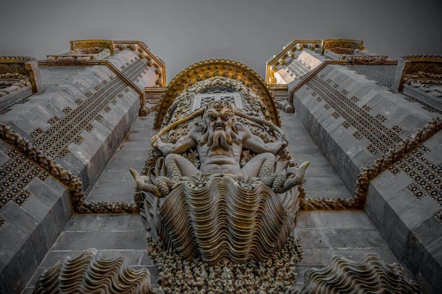 Lisbon: Sintra, Regaleira with ticket guided tour by train - Guides Matter Here: English/Spanish and a Punctual Rhythm