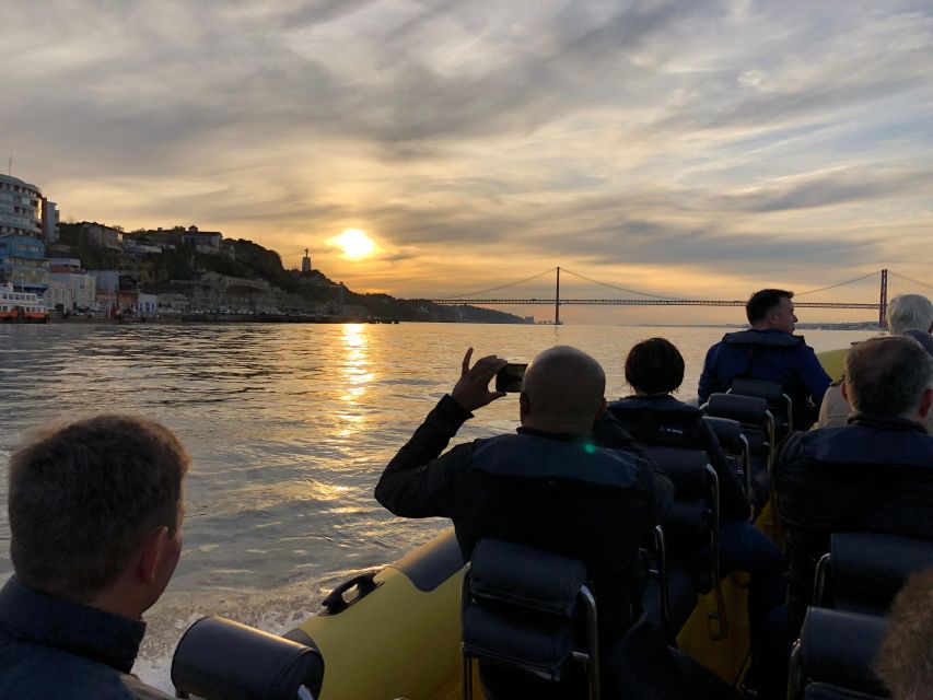 Lisbon Speedboat Sunset with Monuments Sightseeing - The 1-hour ride: where you meet and how it feels