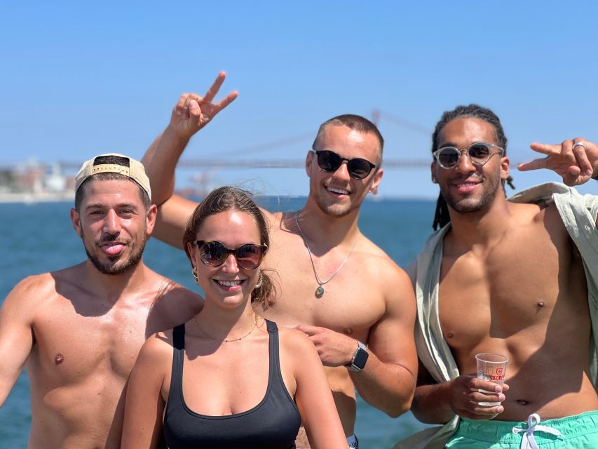 Lisbon: Splash Boat Party the only all inclusive party + SUP - Seeing Lisbon from the coast, without the crowds