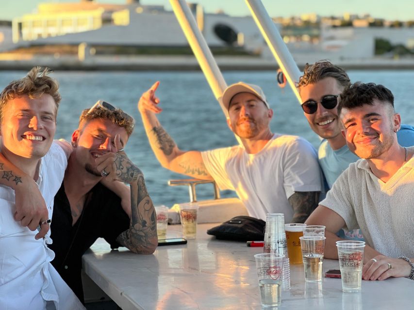 Lisbon: Splash Boat Party the only all inclusive party + SUP - Who should book this (and who shouldn’t)
