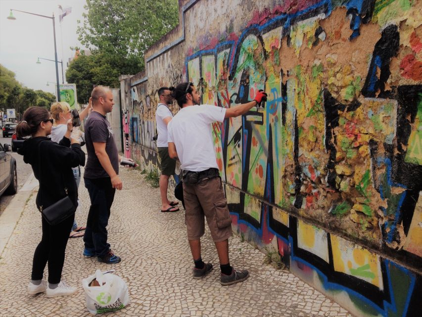 Lisbon Street Art Tour - Start in front of the church: how the 2-hour walk is paced