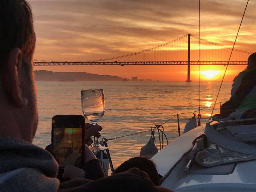 Lisbon: Sunset and Wine Luxury Catamaran Cruise - Where the Cruise Starts in Alcântara (and Why You Should Arrive Early)