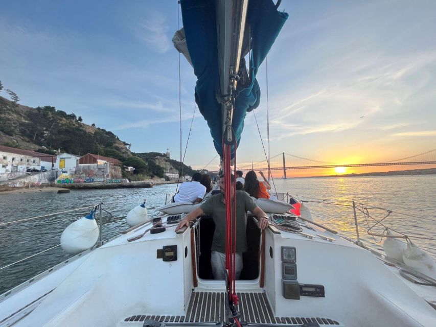 Lisbon Sunset Sensations 2h Cruise - Getting Onboard at Alcântara Marina: Meeting Point and the 5-Minute Safety Reset