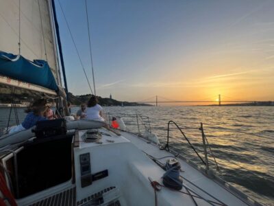 Lisbon Sunset Sensations 2h Cruise - Alcântara to Belém: Icon Views with a Comfortable Sightseeing Pace