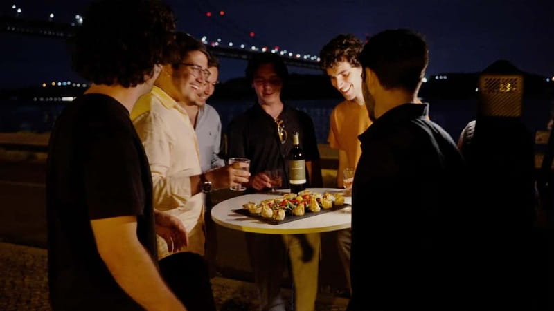 LISBON SUNSET TO NIGHT in Vintage Jeep with FOOD & DRINKS - Languages and guide style: what you can expect from your local driver
