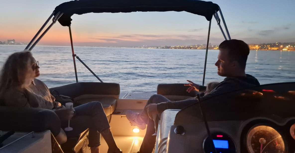 Lisbon: Tagus River Boat Sunset and Night Champagne Tour - The route, stop by stop: photo pauses and city-light angles