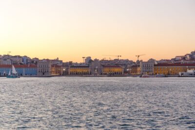 Lisbon: Tagus River Sunset Tour with Snacks and Drink - Where You Board at Estação Fluvial Sul e Sueste (Blue Cruises Counter 3)