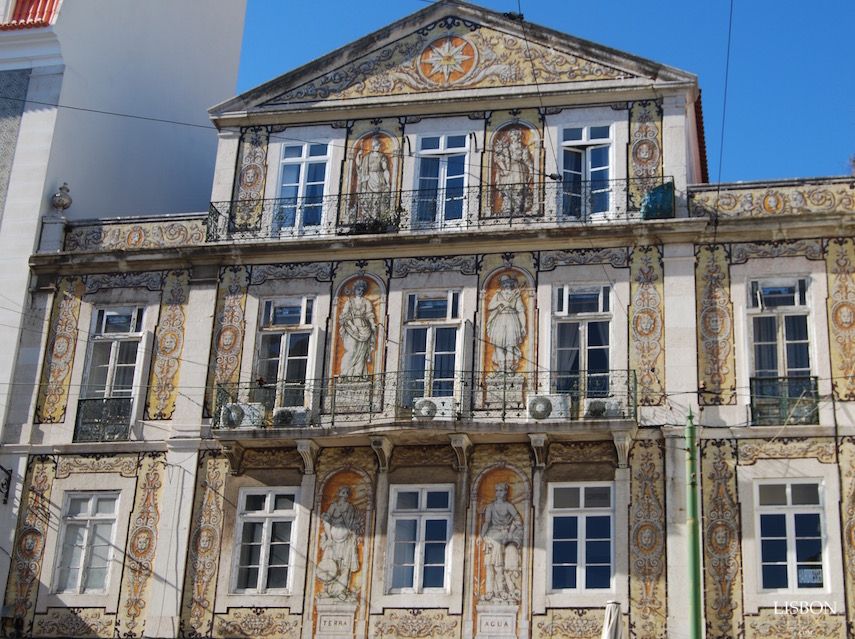 Lisbon Tiles and Tales: Full-Day Tile Workshop and Tour - Lunch options: Sesimbra if you want seafood-town energy