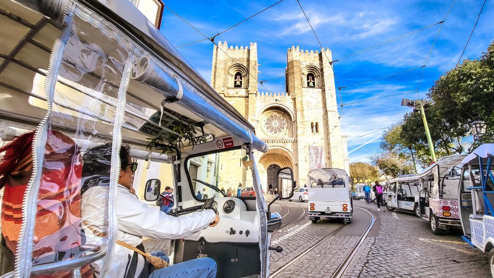 Lisbon tour Oldtown & Viewpoints on a tuktuk! - Key highlights at a glance