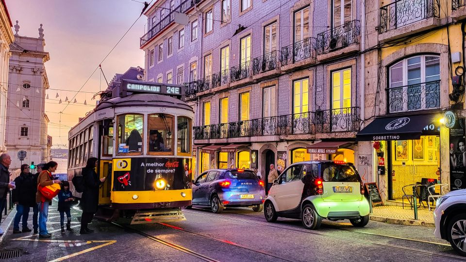 Lisbon tour Oldtown & Viewpoints on a tuktuk! - Why a tuktuk is the smart way to see Lisbon viewpoints