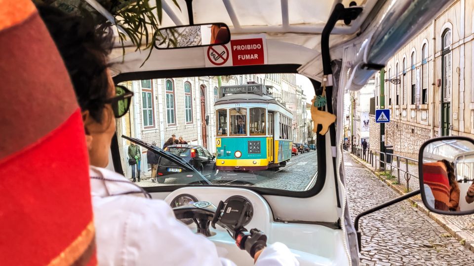Lisbon tour Oldtown & Viewpoints on a tuktuk! - Alfama on foot: narrow streets, fado mood, and how to do it right