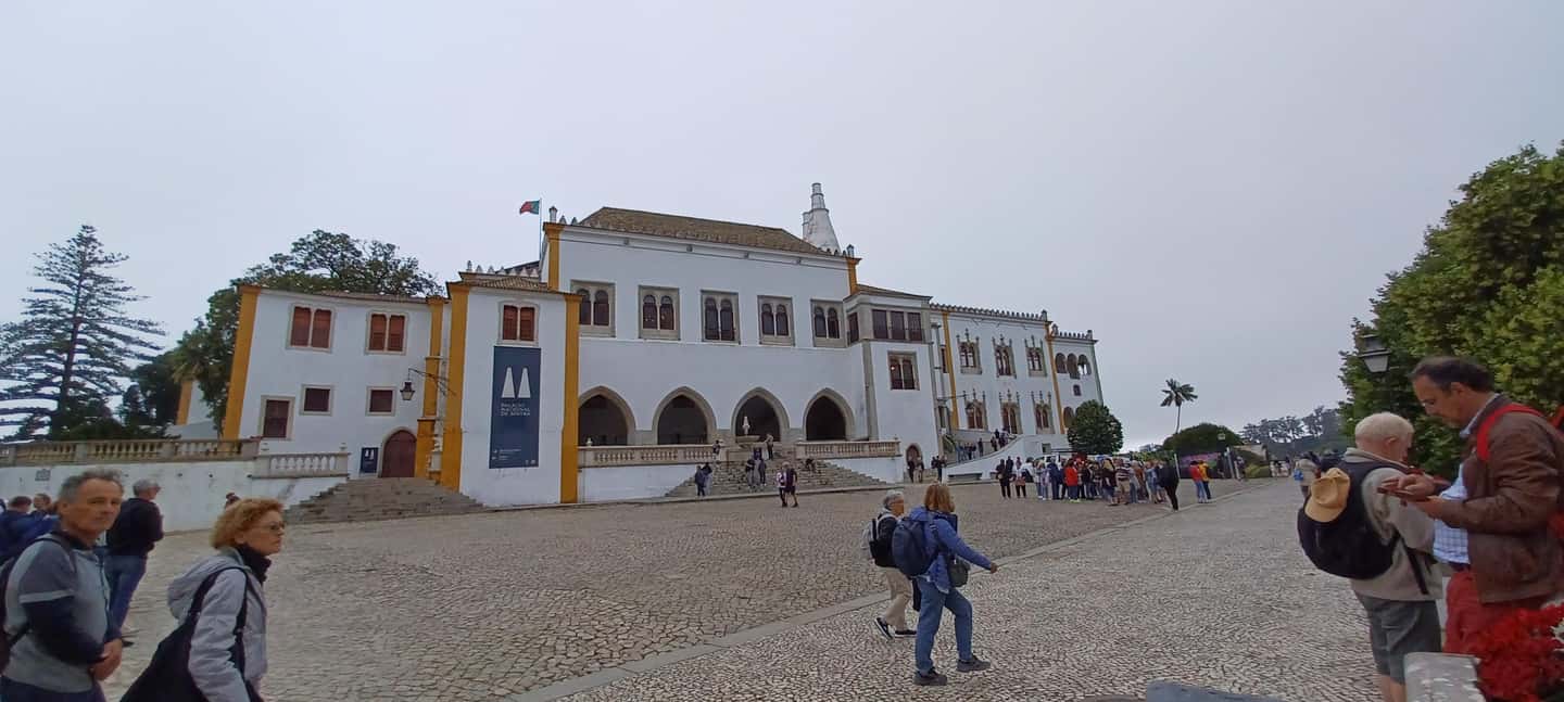 Lisbon: Tour to Pena Palace, Sintra, Cabo da Roca, Cascais - Who this tour is best for (and who should choose another option)