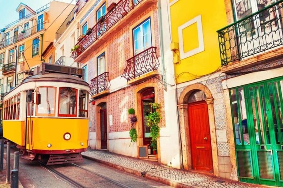 Lisbon: Tuk-Tuk Tour Historical Alfama old town private tour - Lisbon Cathedral and the Miradouro run: where the views do the talking