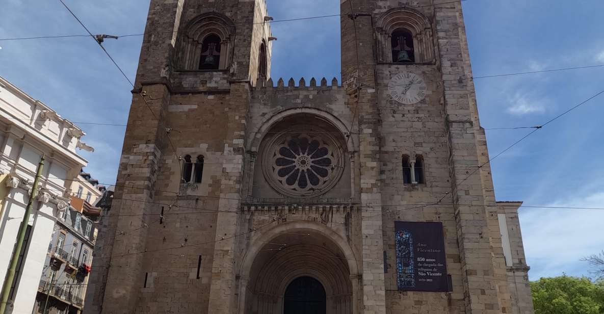 Lisbon:Private guided historical sightseeing Tour by TUK-TUK - Quick highlights