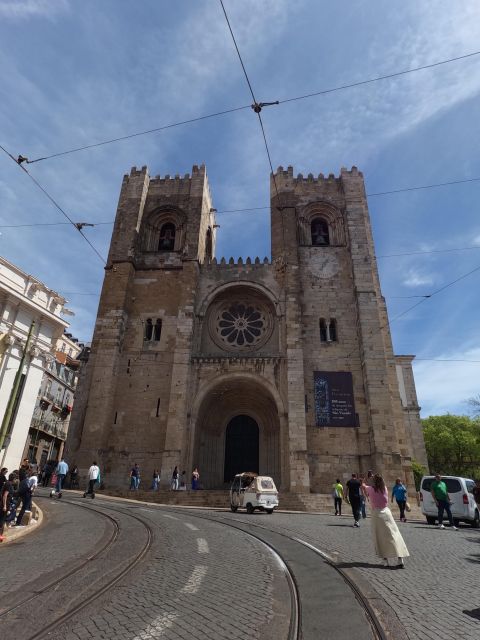 Lisbon:Private guided historical sightseeing Tour by TUK-TUK - How the tuk-tuk changes Lisbon: speed, stories, and fewer hill climbs
