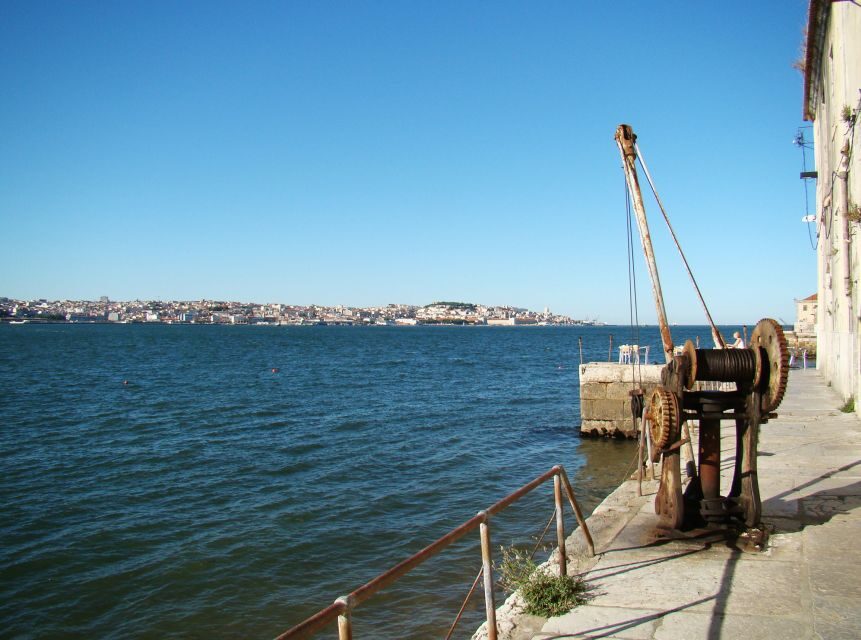 Lisbon’s South Side, River Tejo & 3-Hour Walking Tour - The boat ride on the Tagus: your fast ticket to new angles