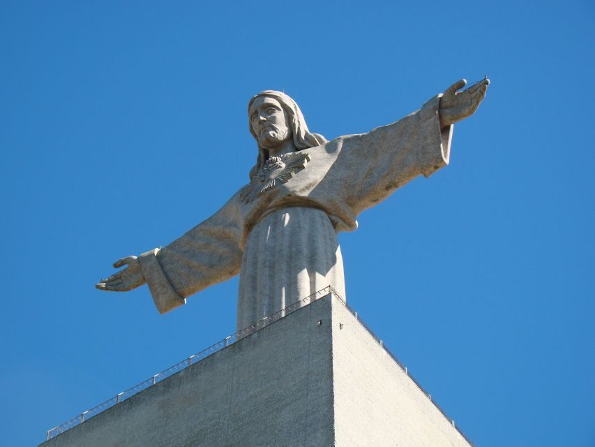 Lisbon’s South Side, River Tejo & 3-Hour Walking Tour - The second boat crossing: watch Lisbon shift again